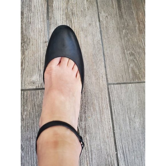 Emporio Armani  Vtg 90s Ankle Strap Heel Black Leather in sz 37.  Made in Italy - Picture 4 of 7